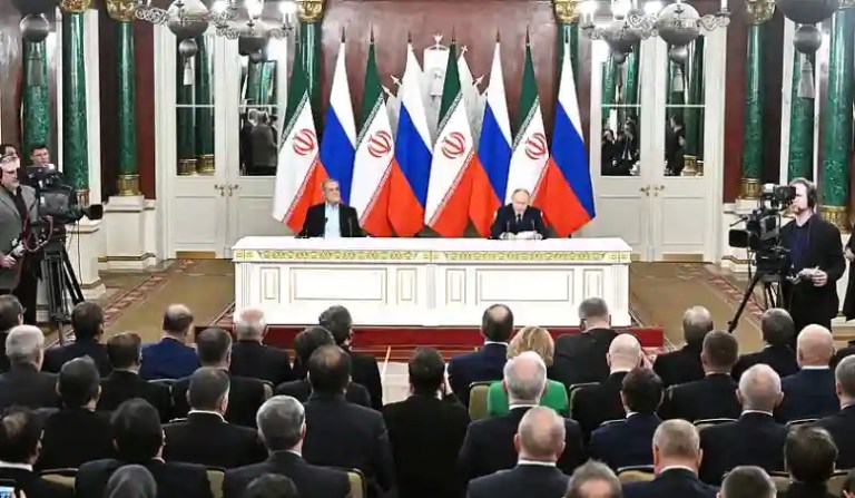 Putin and Pezeshkian Discuss Strategic Partnership Agreements