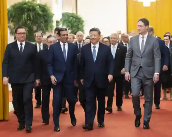 Xi Jinping Engages Global Business Leaders