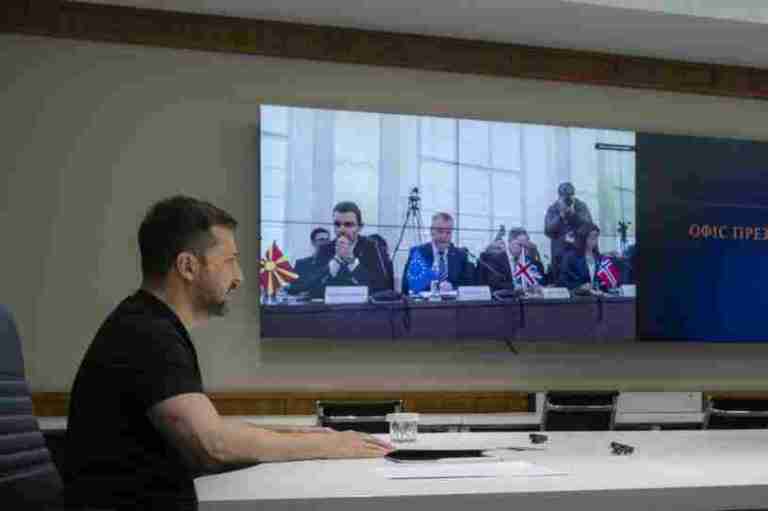 Zelenskyy Urges Europe to Stand Against Russian Aggression