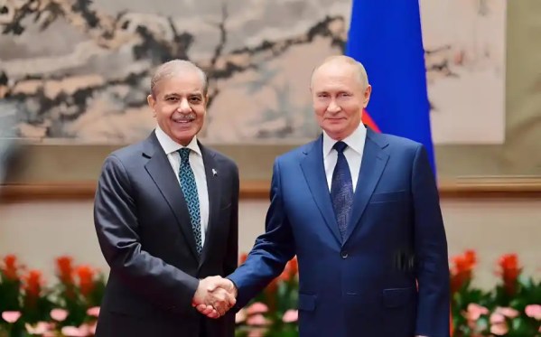 Pakistan PM Postpones Russia Visit as Regional Turmoil Intensifies